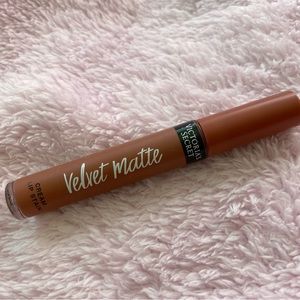 Victoria's Secret Velvet Matte Cream Lip Stain Lipstick